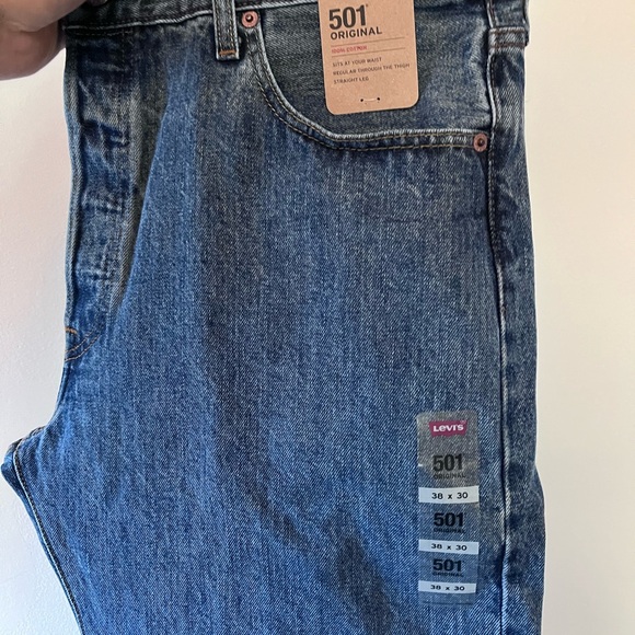 Levi's Men's Classic Indigo Straight Jeans - Picture 1 of 2